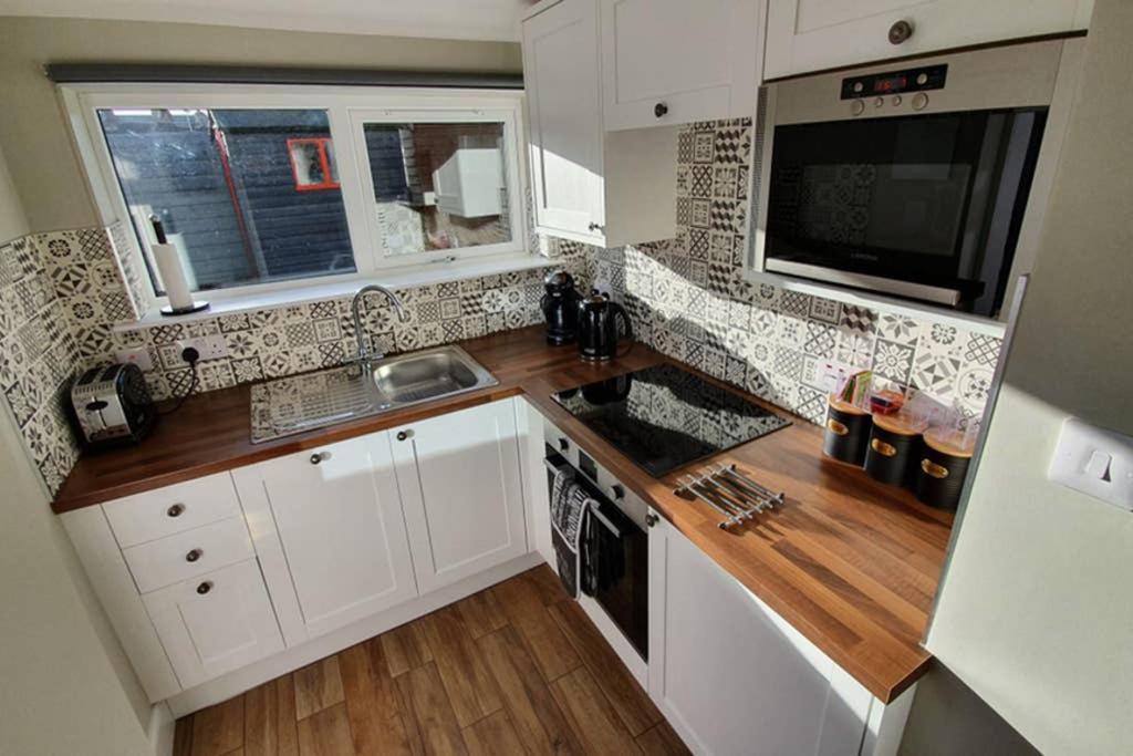 Smart & Stylish Holiday Apartment In The City Centre Інвернесс Екстер'єр фото