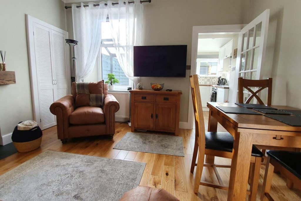 Smart & Stylish Holiday Apartment In The City Centre Інвернесс Екстер'єр фото